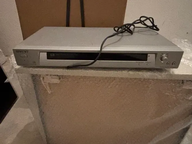 Reprodutor de CD e DVD Sony - modelo DVP-NS315 / sem cabo para ligar na TV e sem controle 