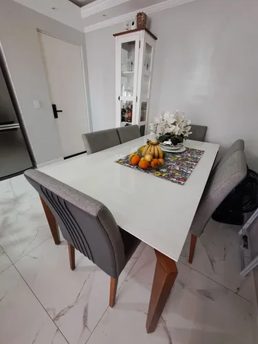 Mesa de 7 lugares R$ 2.500,00