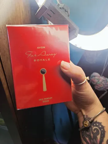 Far away Royale *raridade* LACRADO
