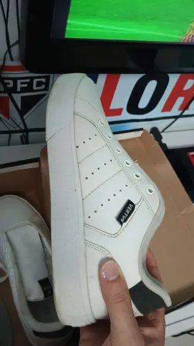 Tênis de couro branco 