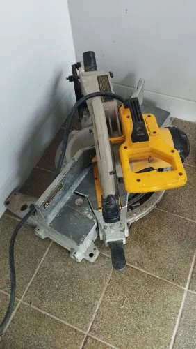 Meia esquadria e Esmerilhadeira