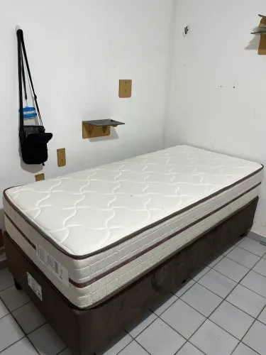 Vendo Cama de Solteiro com 1 mês de uso