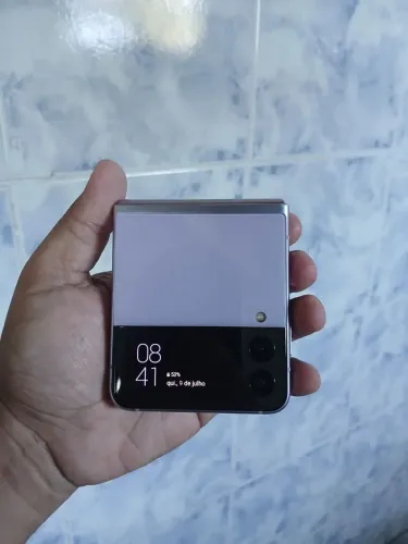 Samsung Flip 3 top