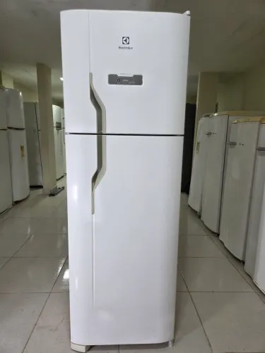Geladeira Electrolux FrostFree 371L
