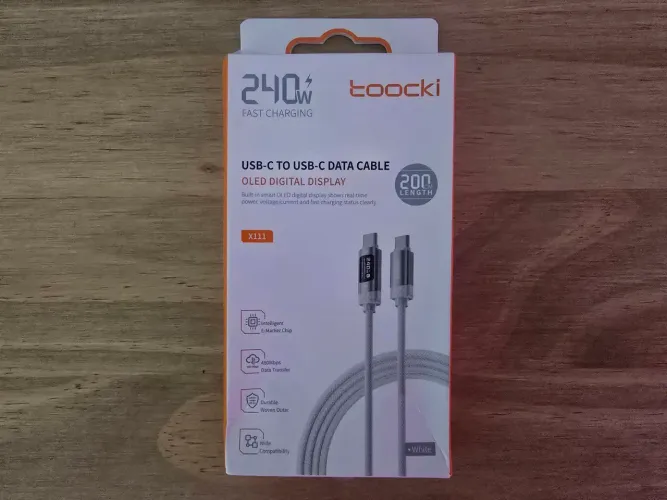 Cabo USB-C Toocki 240w com Display OLED 2 Metros Branco