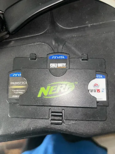 PS VITA USADO 3 JOGOS ORIGINAIS DE CARTUCHO