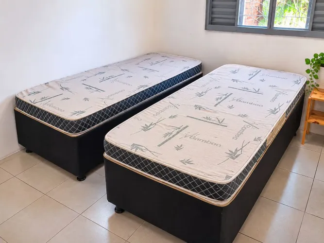 2 Camas Box de Solteiro com Colchões Bamboo - R$ 500 o Par