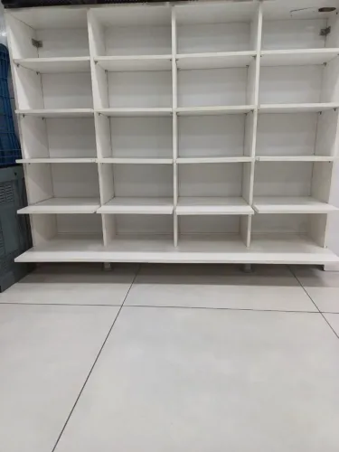 Expositor ou organizador Colmeia em MDF Branco - 1.50m X 1.10