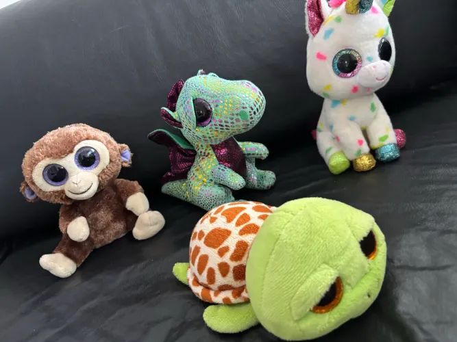 Coleção 4 Pelúcias olhinhos brilhosos 