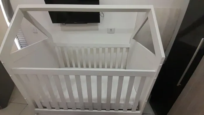 Berço montessoriano vira mini cama casinha