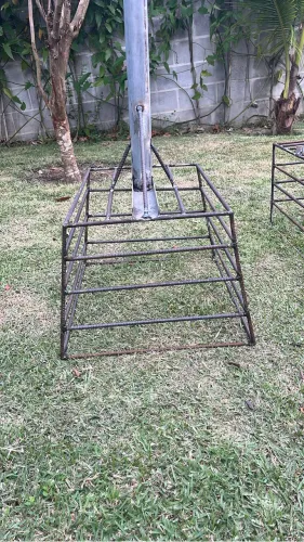Lixeira Metálica 58 Litros Branca e outras cores - Resistente e Ideal para Área Externa