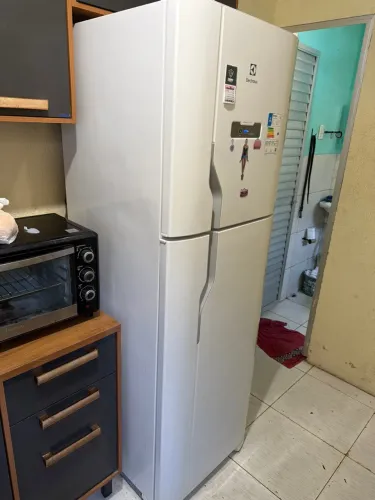 Vendo geladeira.