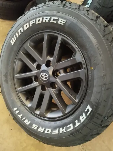 Rodas Hilux/Sw4 Aro 17 + Pneus AT Novos 