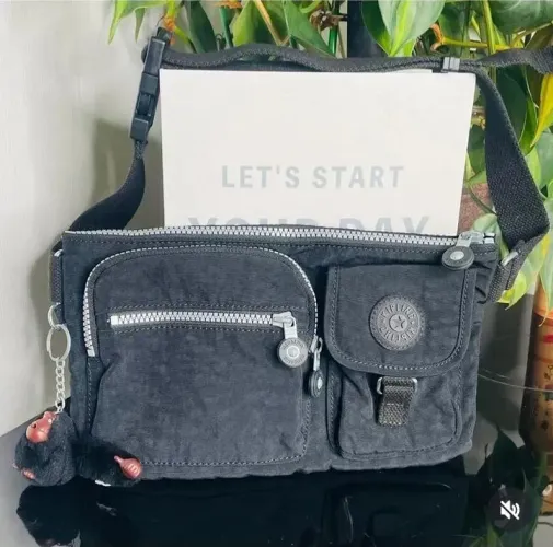 Bolsa kipling original cinza comprada no Japão com nf 