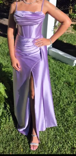 Vestido de Festa (Usado uma vez) / Cor: Lavanda / Acetinado