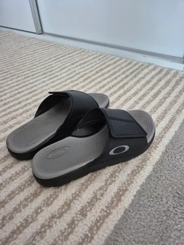 Chinelo Slide Oakley semi novo