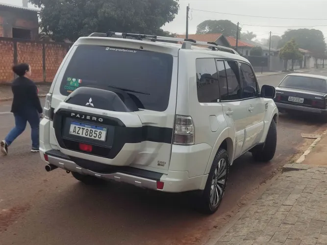 Mitsubishi Pajero HPE Full 3.2 4X4 T.i.dies. 5P AUT 2016
