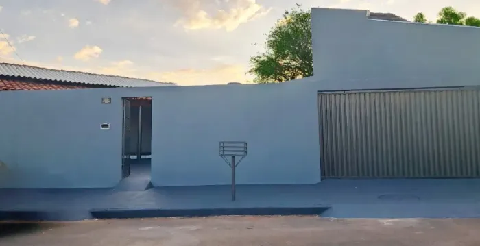 Alugo: casa no centro com 3 quartos