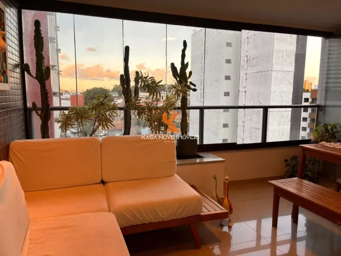 Apartamento à venda na Graça, Salvador-BA: 3 quartos, 1 suíte, 2 salas, 3 banheiros, 2 vag