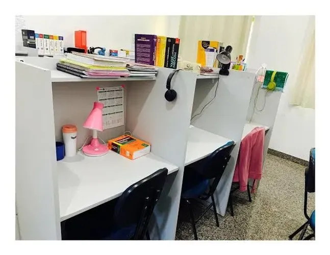 Vendo estação/cabine de estudo ou trabalho