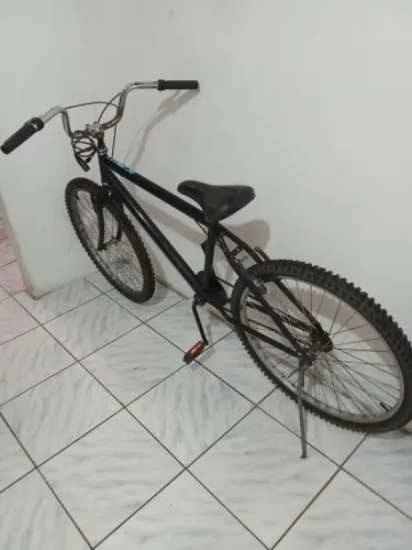 Vende-se uma bicicleta 