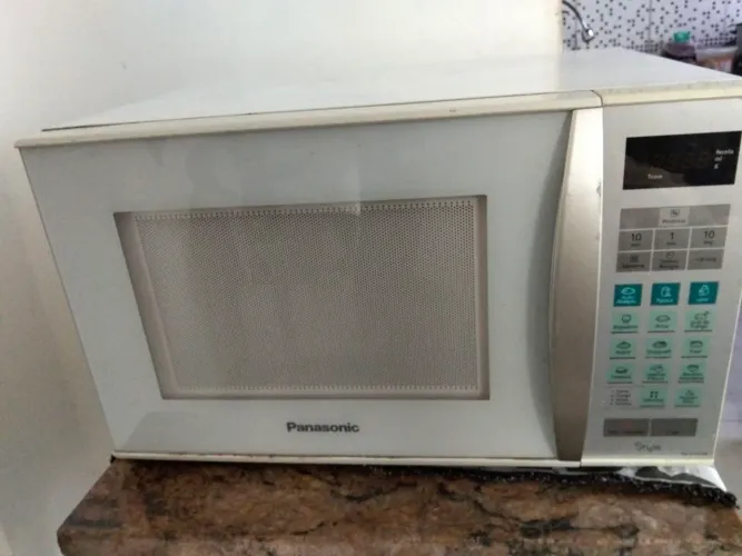 Vende-se microondas, *