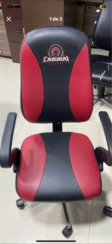 Cadeira gamer com logo