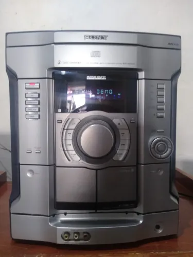 Microsystem Sony MHC-RG330 com 2 decks + Bluetooth (240 watts RMS) (estudo oferta)