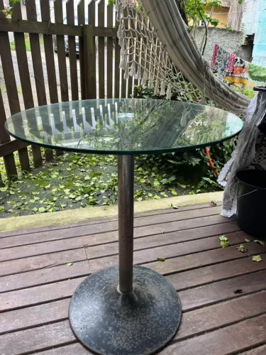 Mesa de Apoio com Tampo de Vidro