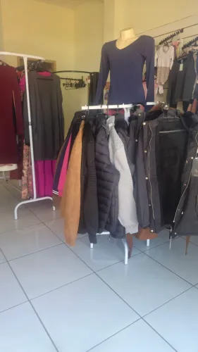 Roupas novas de loja