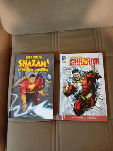 HQs, Shazam Heróis DC: Os Novos 52, e A Sociedade dos Mortos...