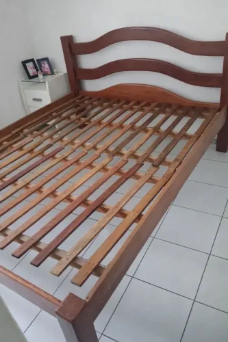 Cama king madeira