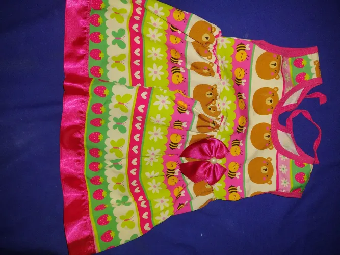 Vestido com linda estampa .