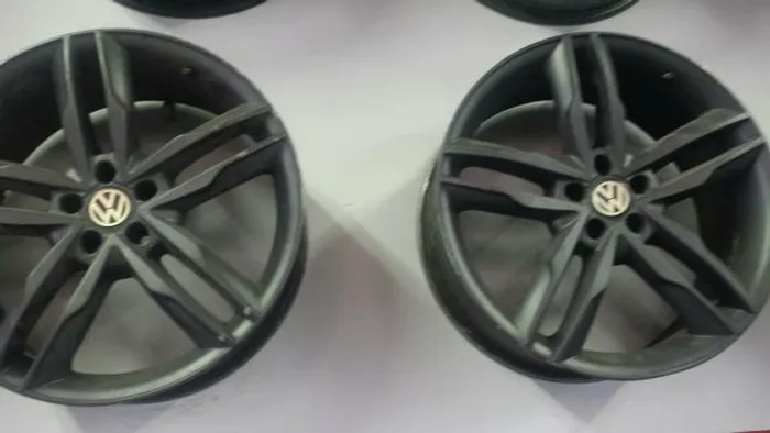 Roda aro 19 Audi Q7 Grafite fosca Volkswagen Fox 5X100 jogo