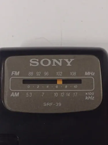 Rádio antigo portátil Sony am fm