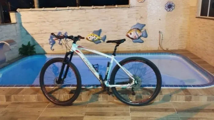 a melhor bicicleta da olx muito nova quase não foi usada