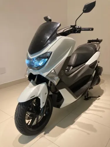 Nmax baixo km revisada, oportunidade unica, moto com documento ok