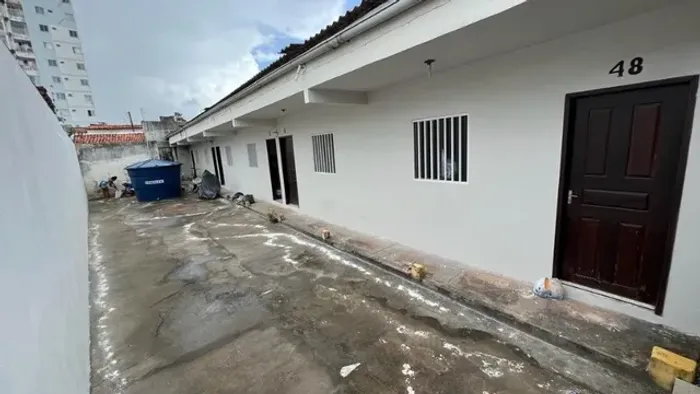 Quitinetes novas para mulheres próximas ao aririzal e Supermercado Mateus da Cohama.