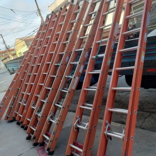 Escada Extensível de Fibra 7.20 Metros Degraus em D