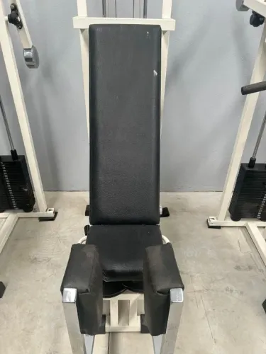 CADEIRA ABDUTORA TECHNOGYM
