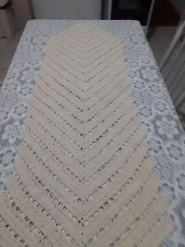 Trilho de mesa de crochê.