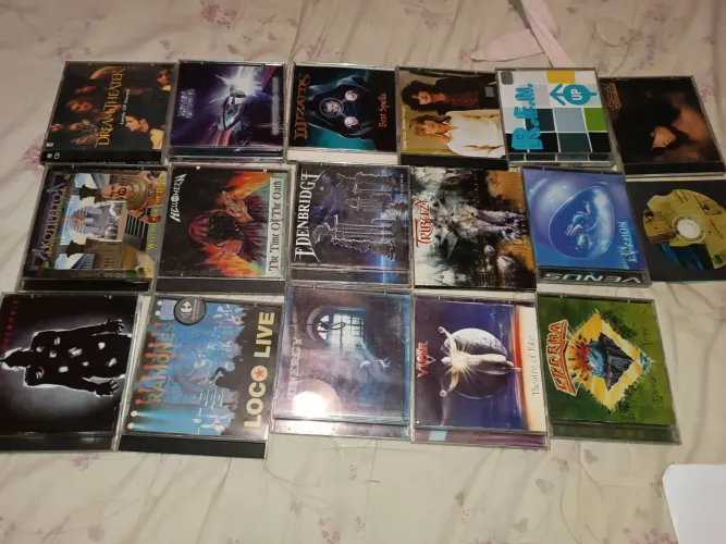Lote de CDs de Rock e Metal