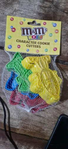 Forma cortador cookie ou massinha importado da marca m&m novo
