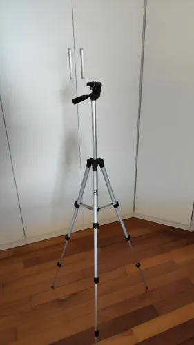 Tripé em Alumínio Universal para Câmeras e Celulares