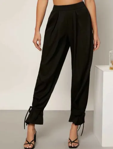 Calça preta Shein 