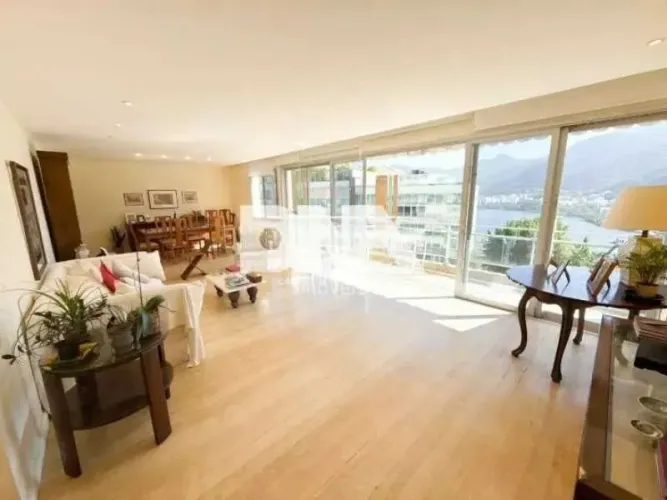 Apartamento : / Residencial / Lagoa