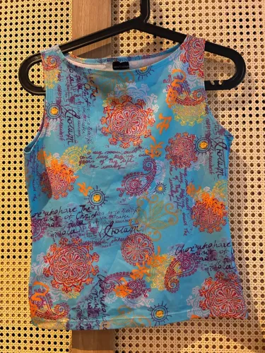 Blusa  camiseta cavada importada