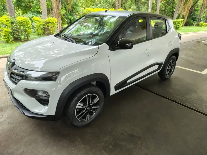 Renault Kwid Intense 1.0 Flex 12V 5P Mec. 2023