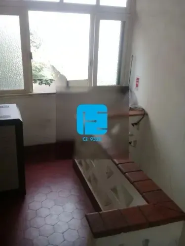 Casa Comercial com 2 Salas e 1 Vaga em Botafogo