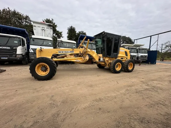 Motoniveladora New Holland RG170B 2010